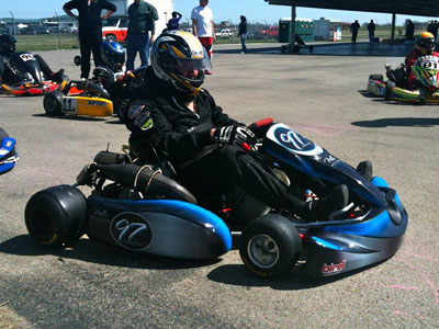 Σε ηλικία 72 χρόνων τρέχει σε αγώνες καρτ!!!